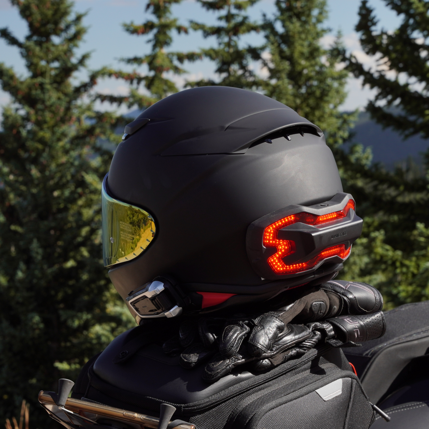RF1400 Helmet Mount